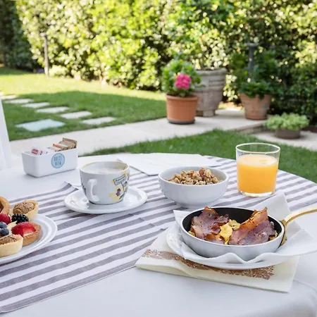 Charming Bed and Breakfast 4*