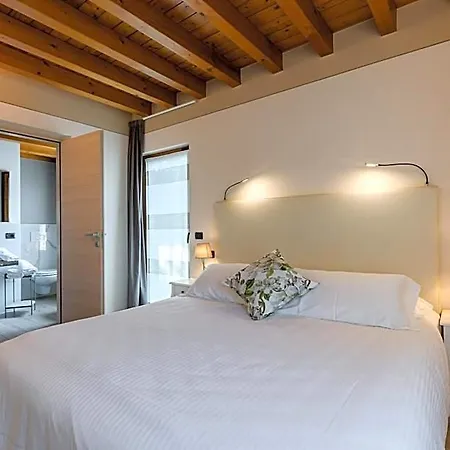 Bed & Breakfast Charming
