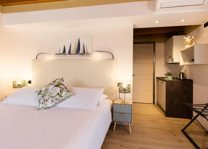 Bed & Breakfast Charming Sirmione