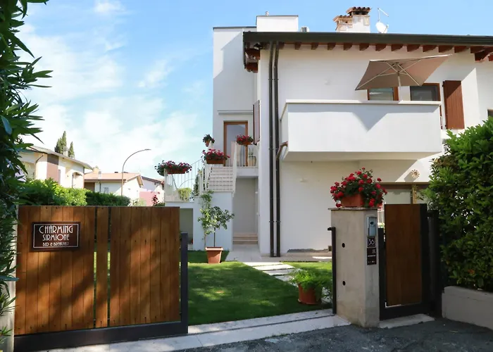 Charming Bed & Breakfast 3*